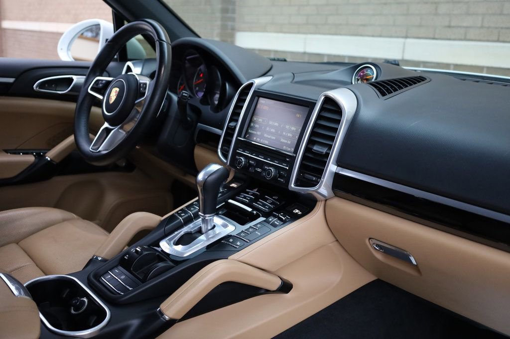Used 2016 Porsche Cayenne image 24