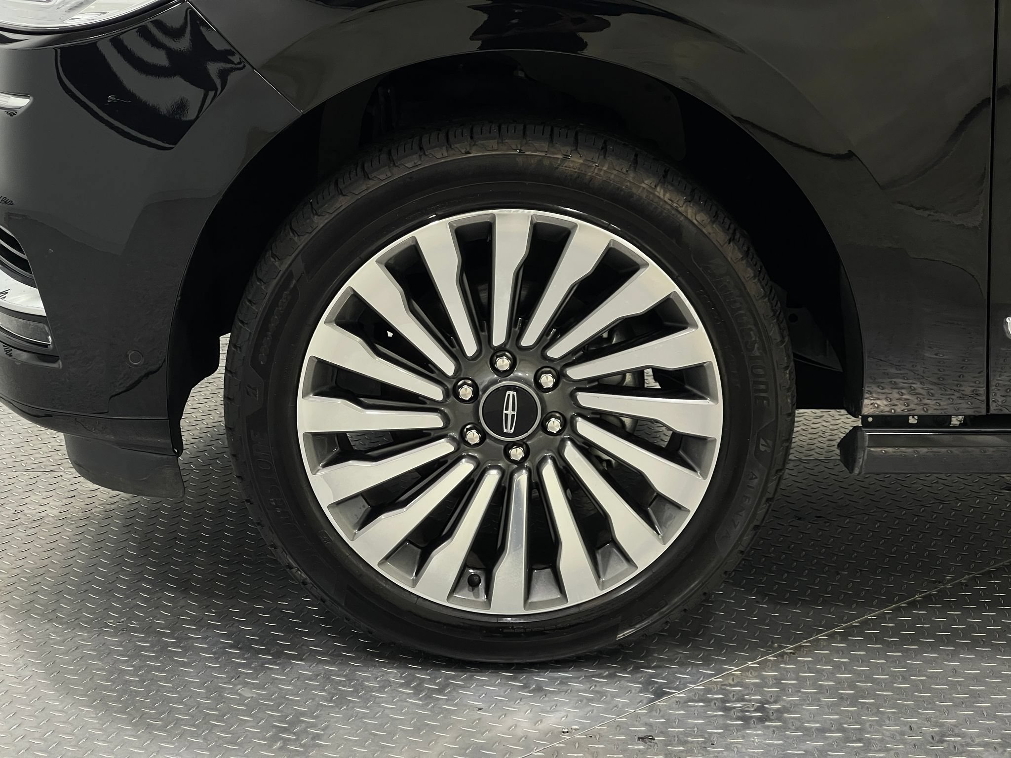 Used 2019 Lincoln Navigator Reserve AWD/4WD image 37
