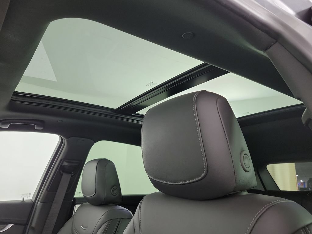Used 2025 Cadillac XT5 Sportv AWD/4WD image 18