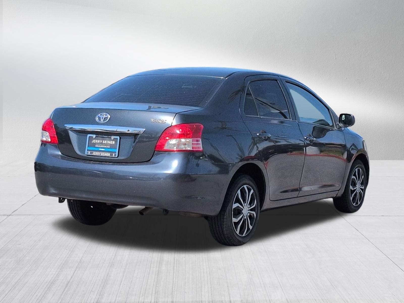 Used 2012 Toyota Yaris Sedan image 5