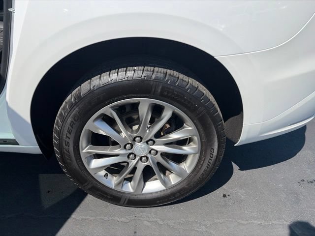 Used 2022 Buick Enclave Avenir w/ Avenir Technology Package AWD/4WD image 12