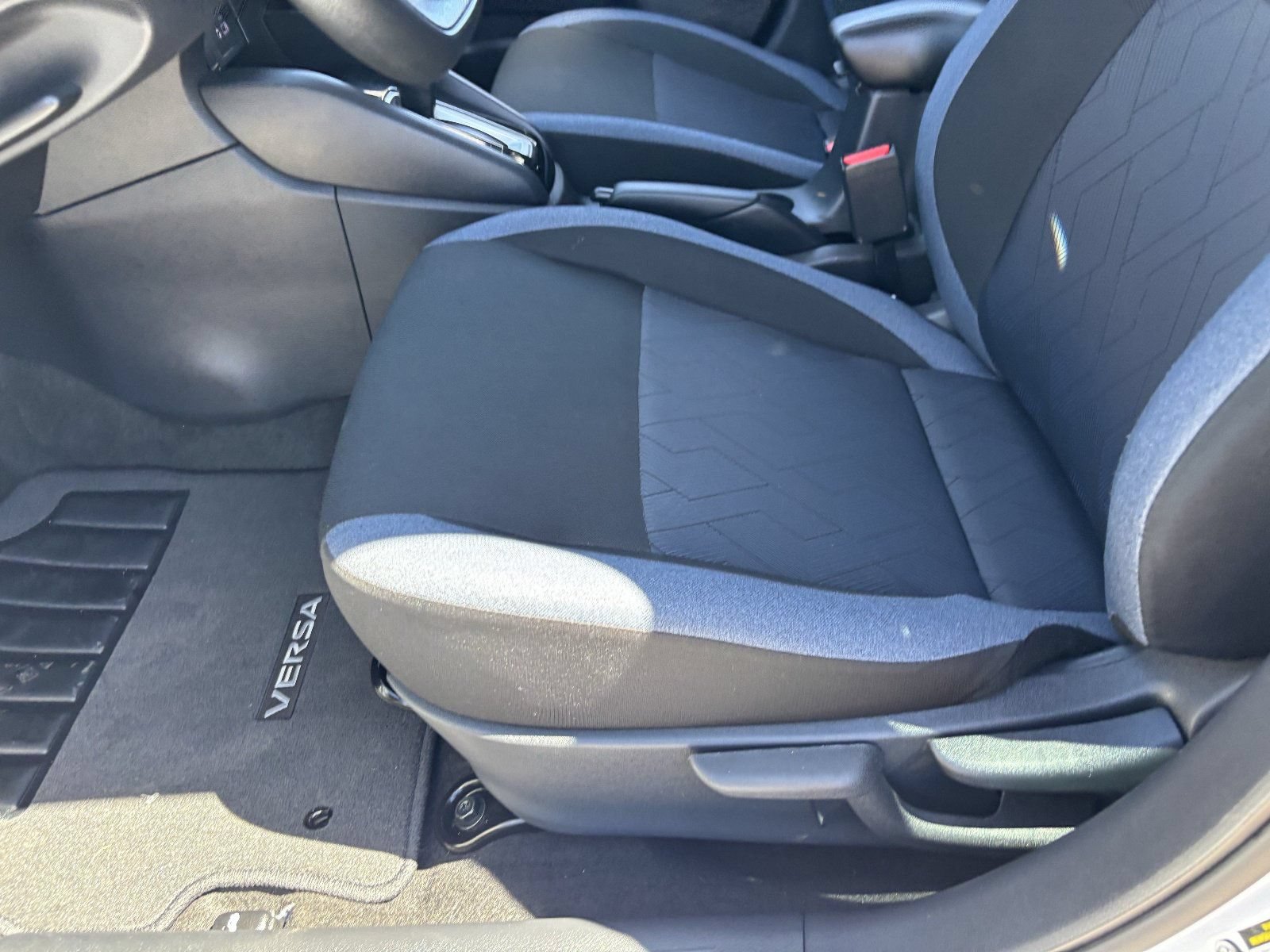 Used 2025 Nissan Versa SV w/ Trunk Package FWD image 21