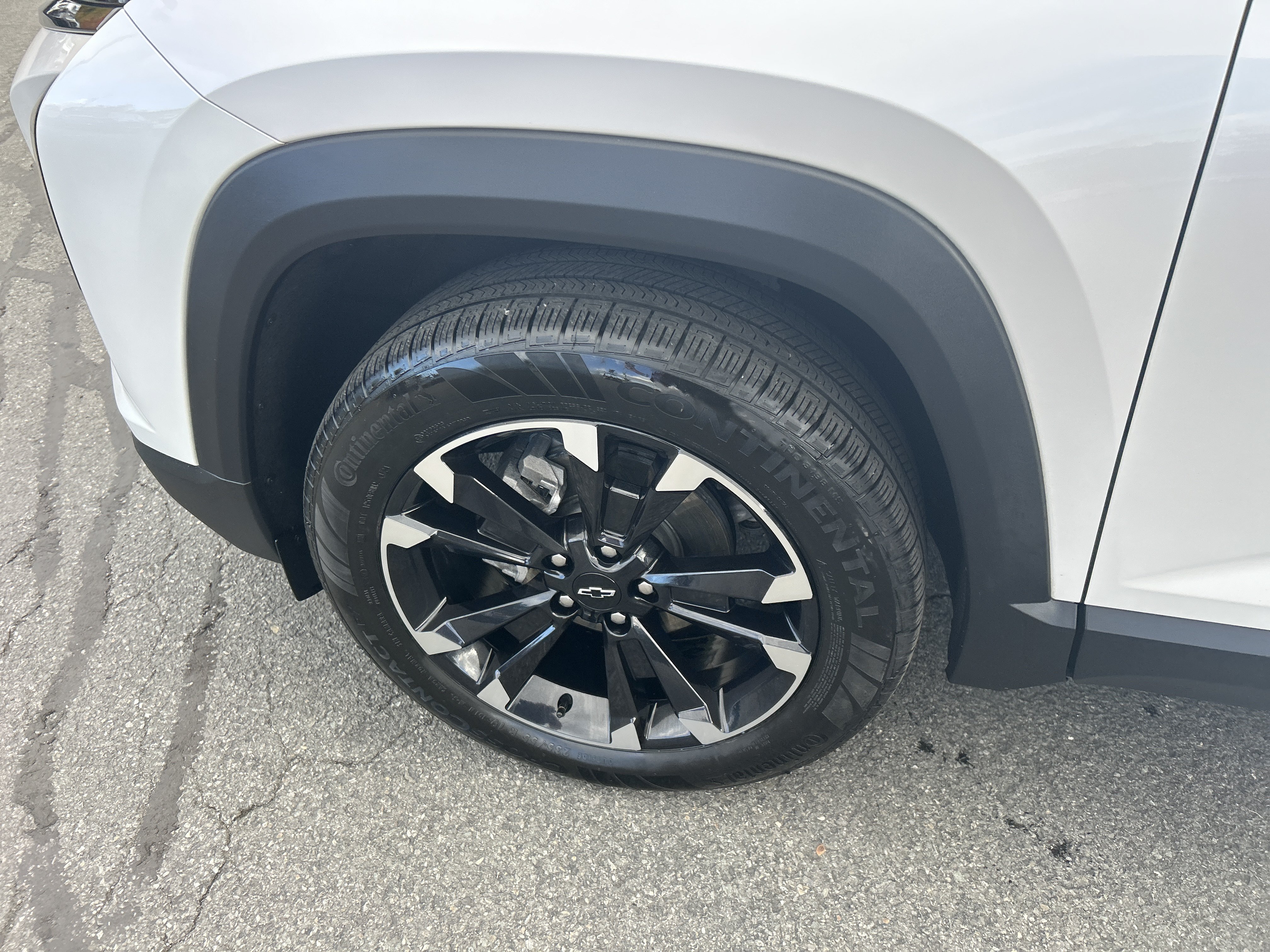 Used 2025 Chevrolet Equinox RS AWD/4WD image 4
