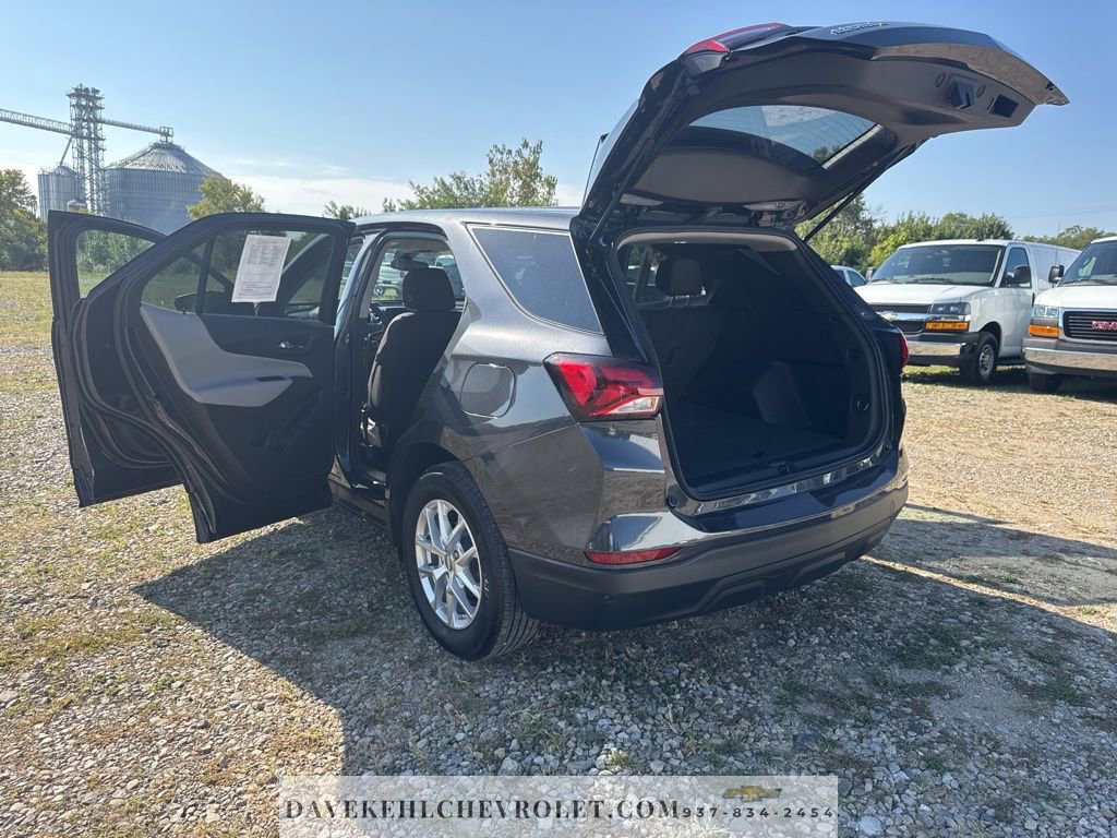 Used 2022 Chevrolet Equinox LS w/ LS Convenience Package image 30