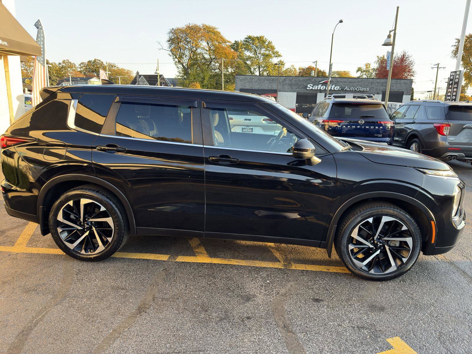 Used 2022 Mitsubishi Outlander ES image 10