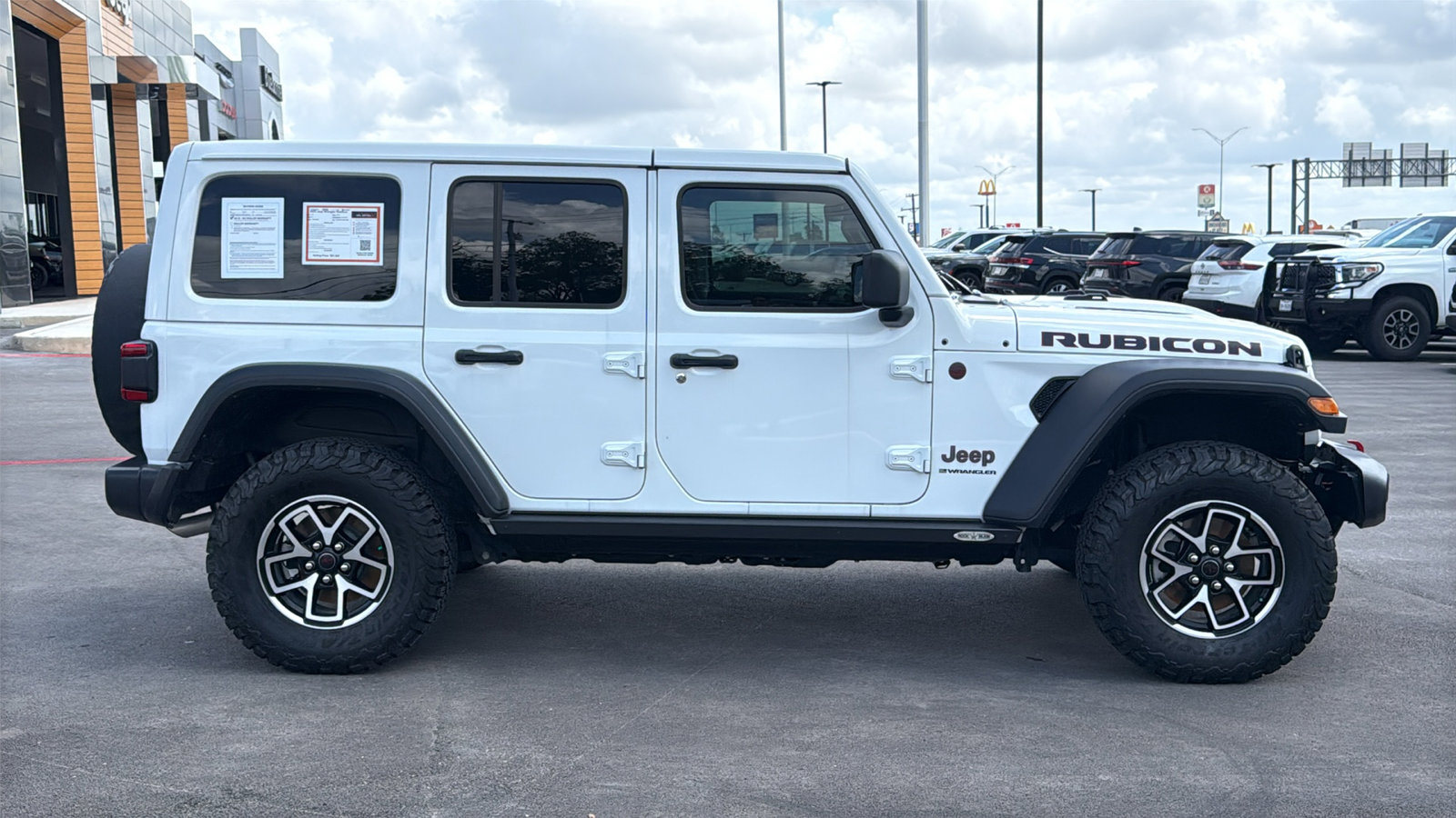 Certified 2025 Jeep Wrangler Unlimited Rubicon w/ Convenience Group AWD/4WD image 4