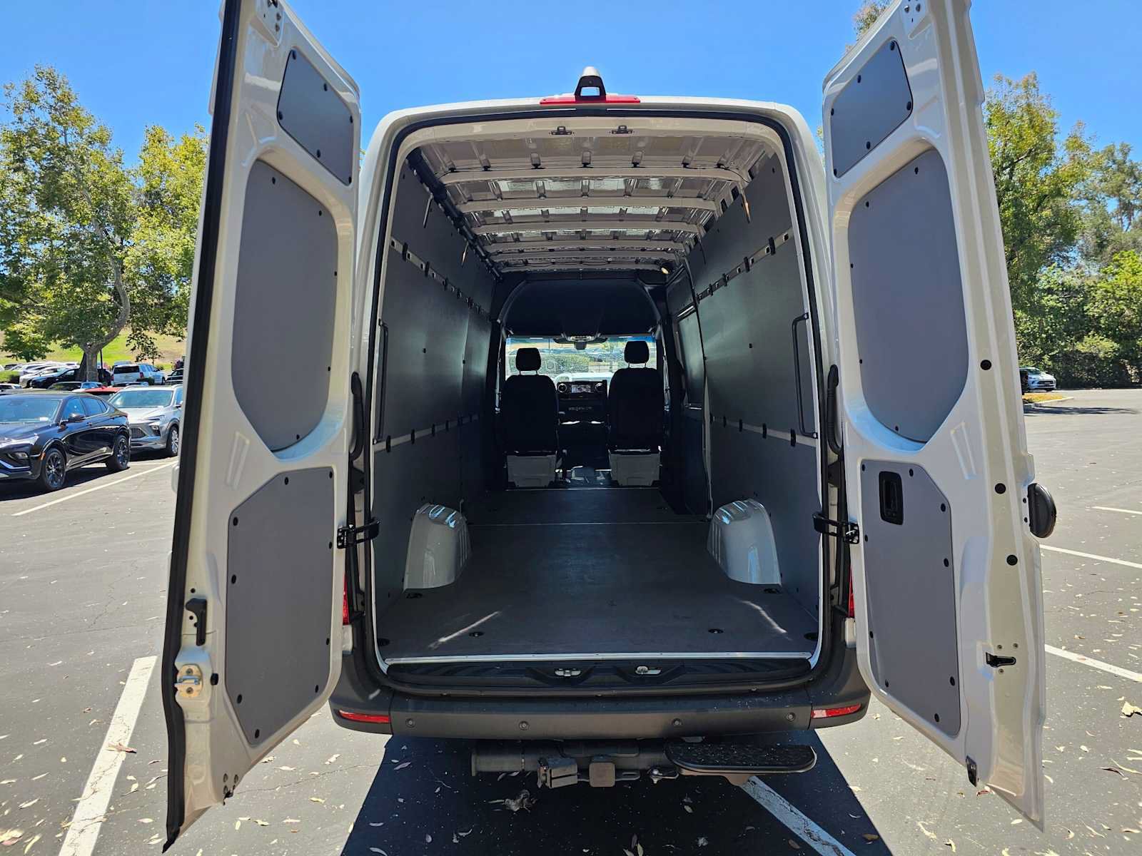 Used 2026 Mercedes-Benz Sprinter 2500 image 17
