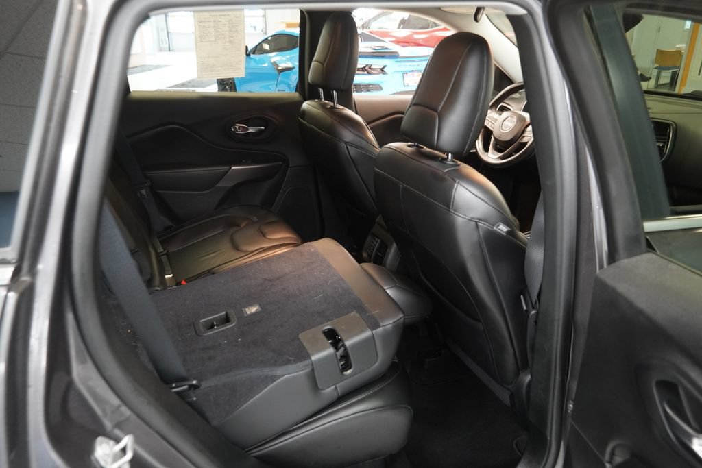 Used 2019 Jeep Cherokee Limited AWD/4WD image 19