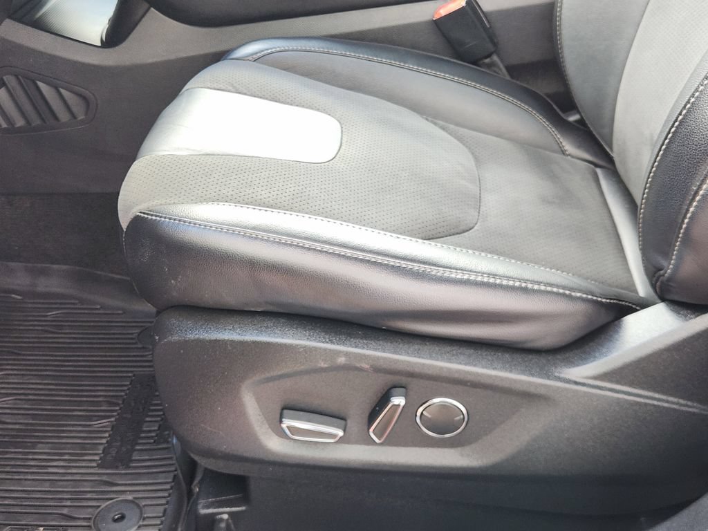 Used 2018 Ford Edge Sport w/ Equipment Group 401A AWD/4WD image 24