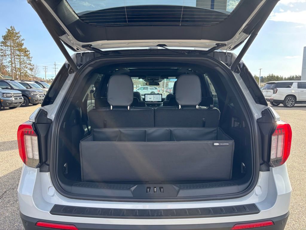 New 2026 Ford Explorer ST-Line image 18