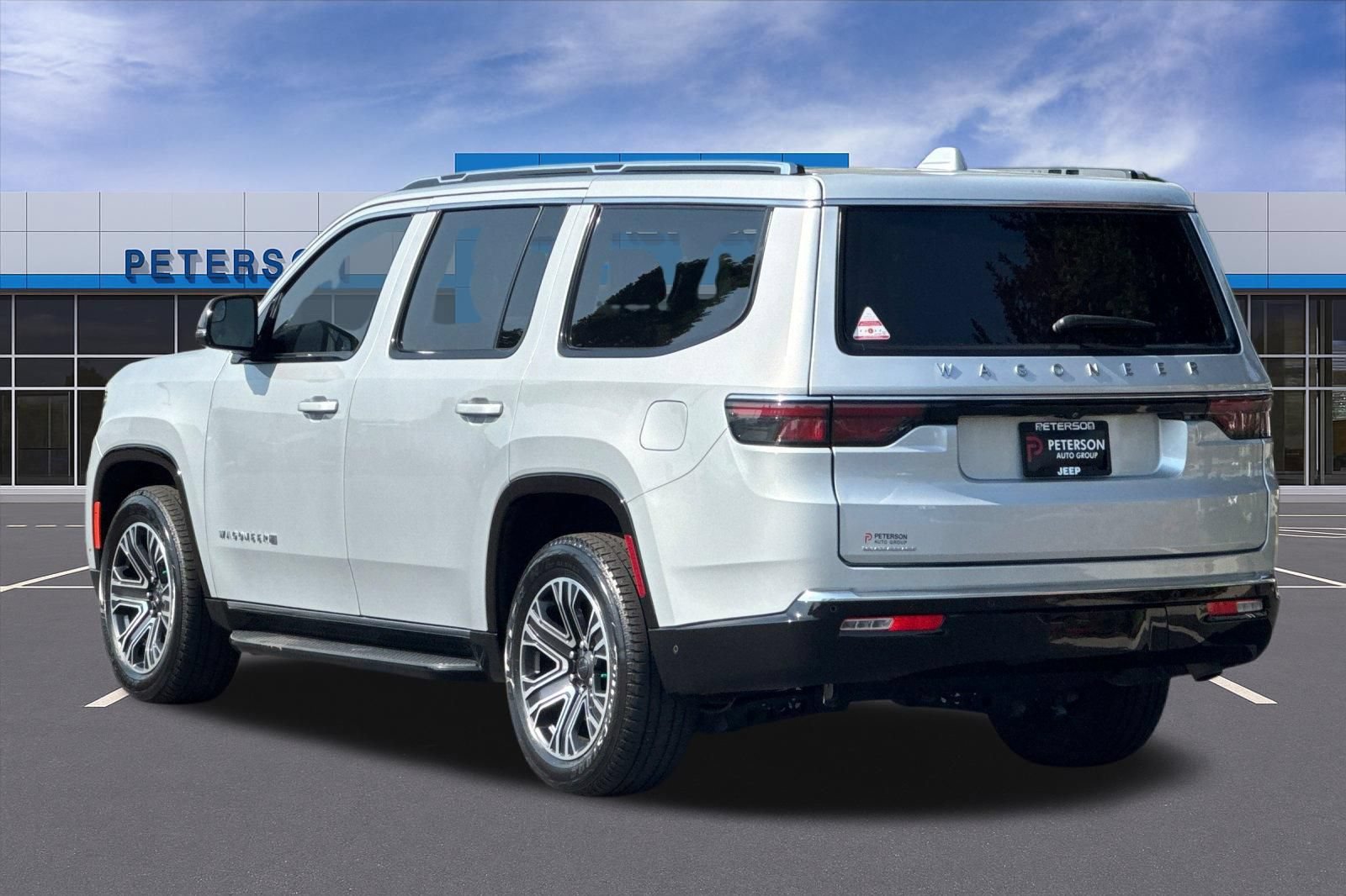 Used 2023 Jeep Wagoneer 4WD w/ Premium Group I image 6