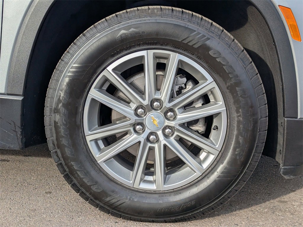 Used 2023 Chevrolet Traverse LT w/ Rear Camera Mirror Package image 53