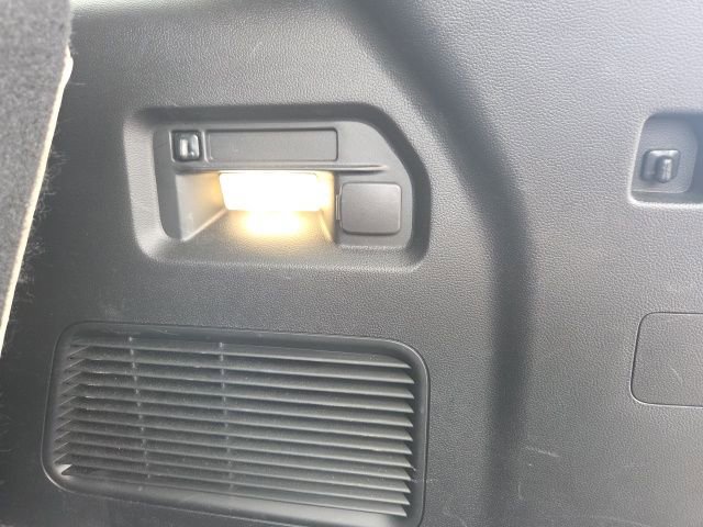 Used 2023 Ford Explorer XLT image 12