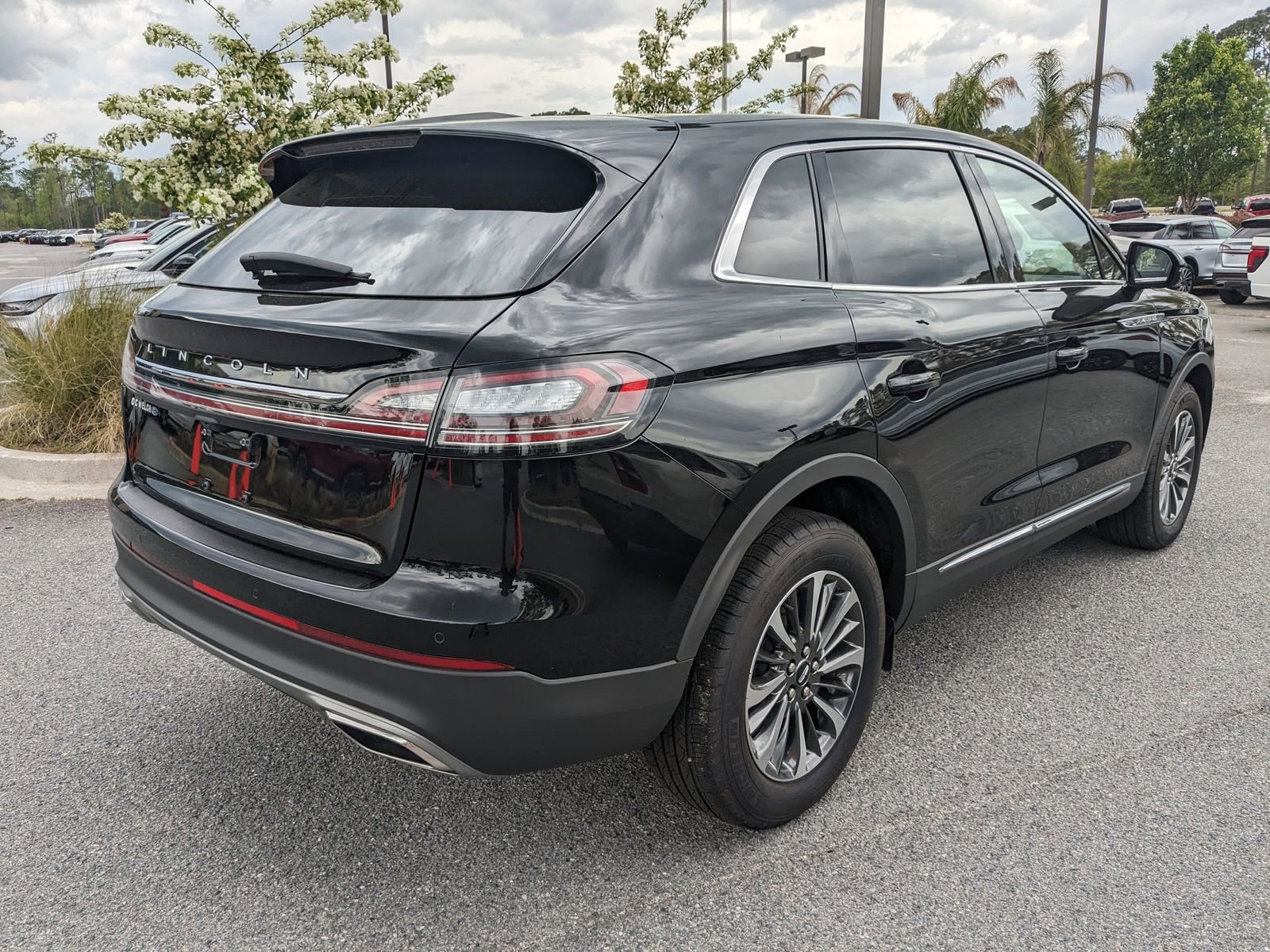 Certified 2023 Lincoln Nautilus AWD w/ Premium Package image 5