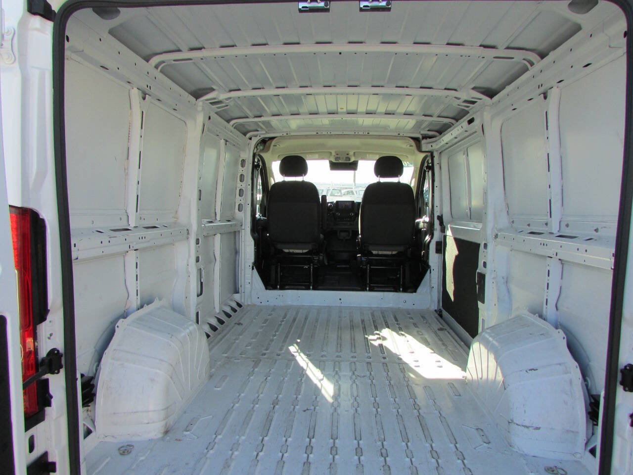 Used 2023 RAM ProMaster 2500 image 24