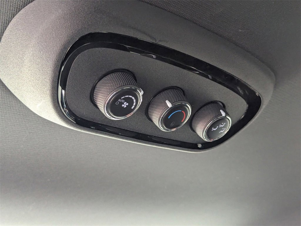 Used 2024 Dodge Durango GT image 27