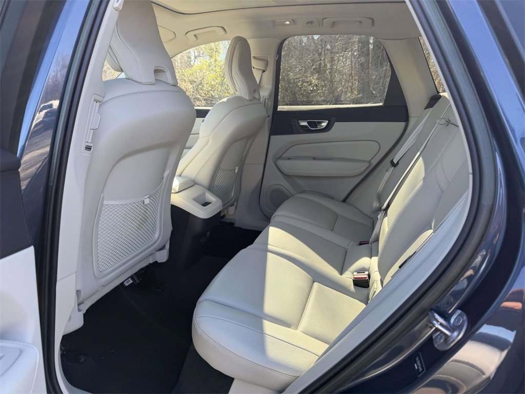Used 2023 Volvo XC60 B5 Plus w/ Climate Package image 6