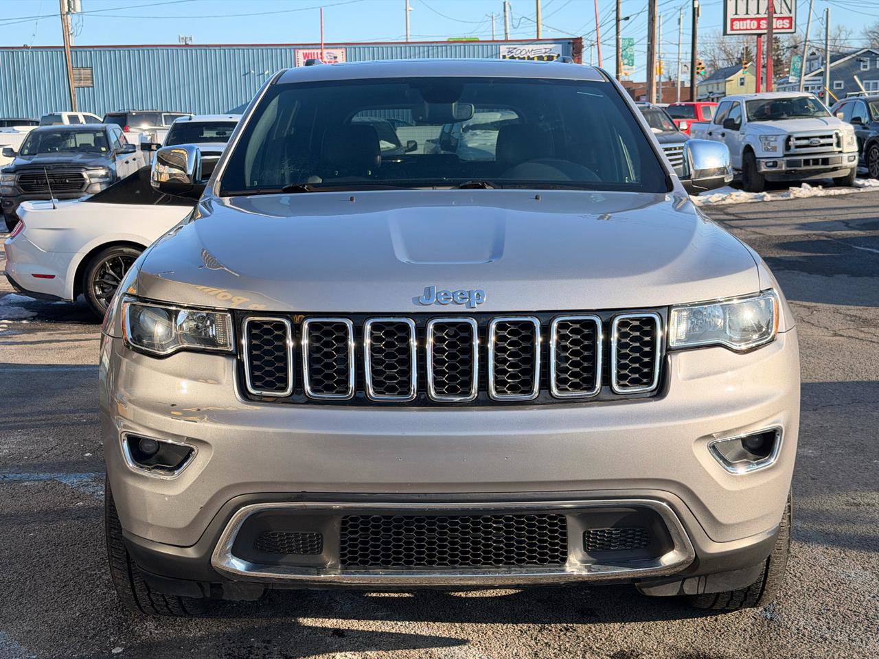Used 2021 Jeep Grand Cherokee Limited AWD/4WD image 2