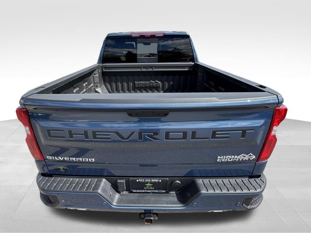 Used 2024 Chevrolet Silverado 1500 High Country w/ High Country Premium Package AWD/4WD image 10