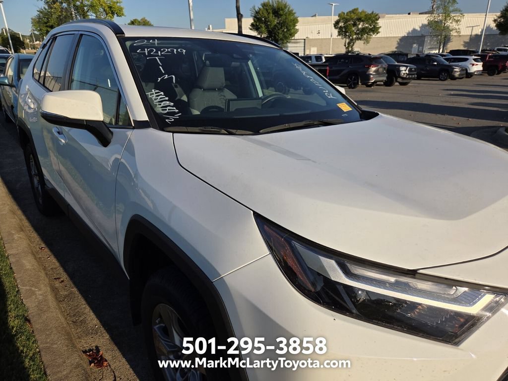 Used 2024 Toyota RAV4 XLE w/ Convenience Package AWD/4WD image 9