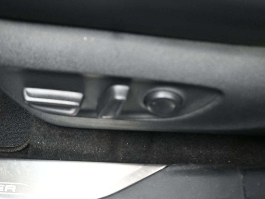 Used 2024 Toyota Highlander XSE FWD image 7