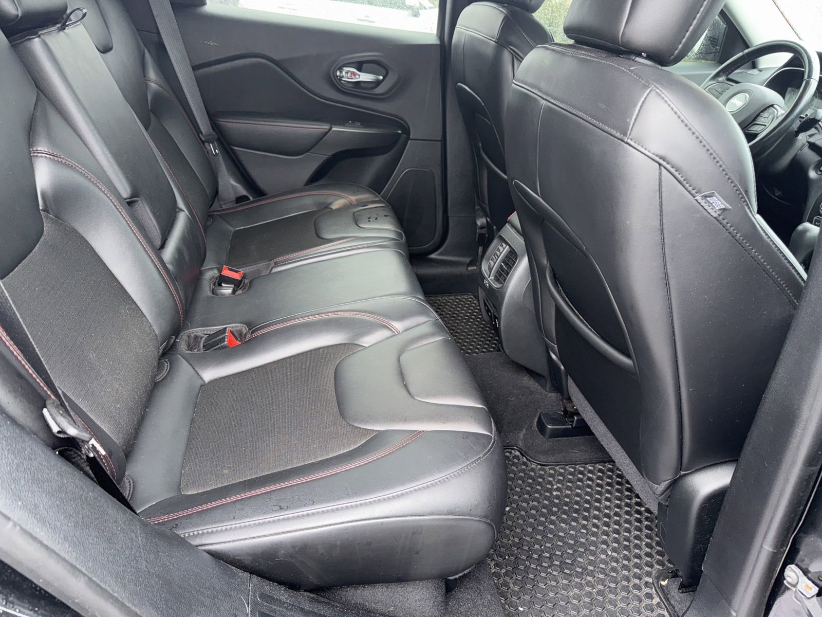 Used 2020 Jeep Cherokee Trailhawk w/ Comfort/Convenience Group image 22