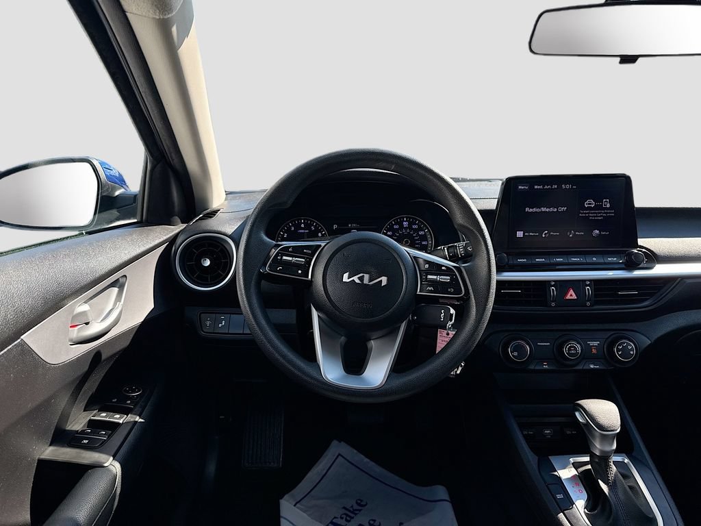 Certified 2023 Kia Forte LXS w/ LXS Technology Package FWD image 23
