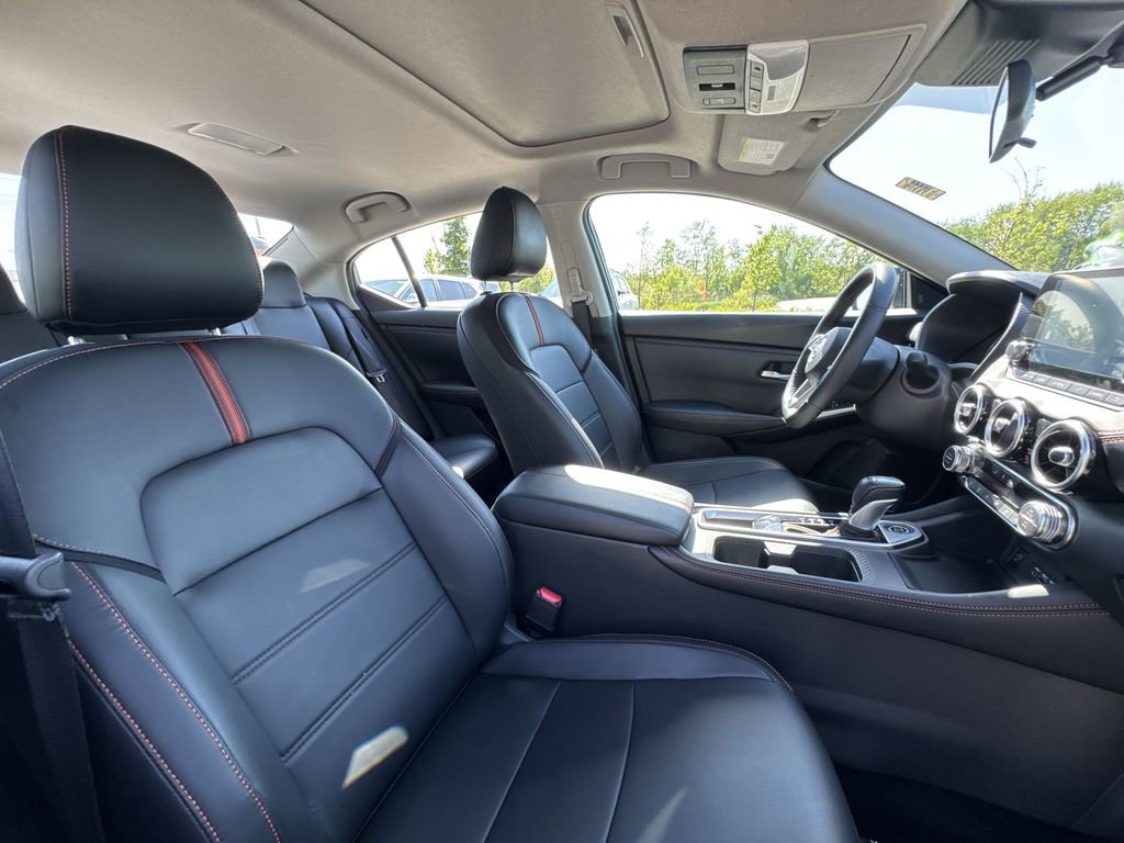 Used 2024 Nissan Sentra SR w/ SR Premium Package FWD image 27