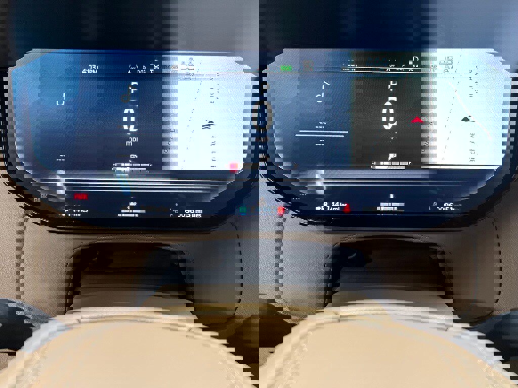 Used 2024 Land Rover Range Rover Long Wheelbase SE image 31