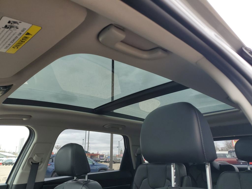 Used 2023 Kia Sorento SX image 16