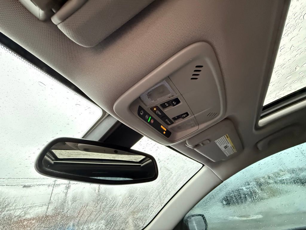 Used 2020 Chevrolet Malibu Premier image 24