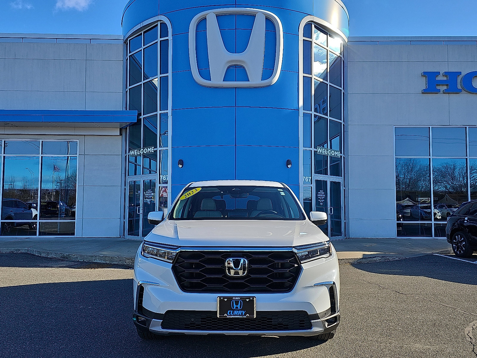 Used 2023 Honda Pilot EX-L image 2