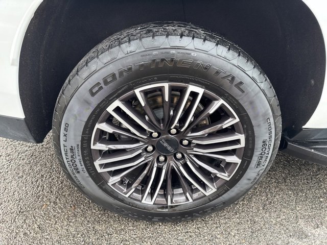 Used 2025 GMC Yukon XL Elevation image 11