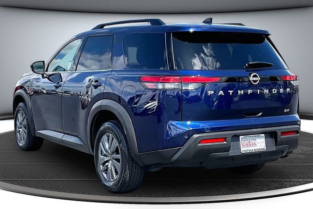 Certified 2024 Nissan Pathfinder SV FWD image 4