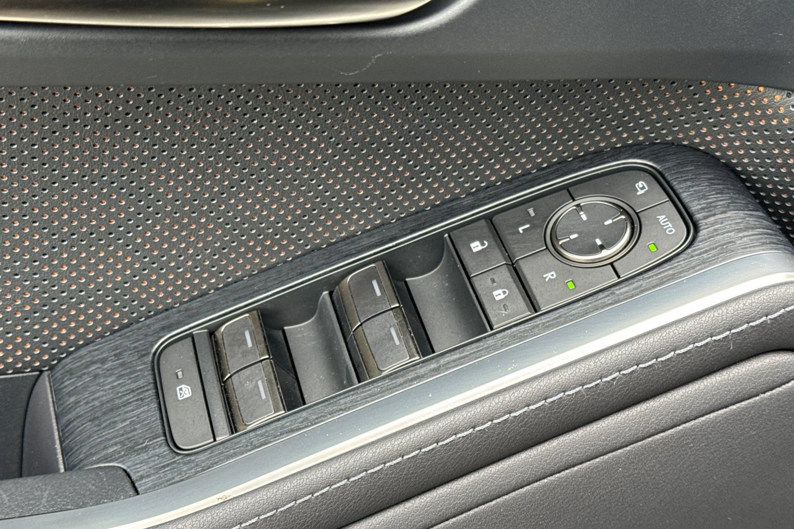 Used 2025 Lexus GX 550 w/ Accessory Package (Z1) AWD/4WD image 11