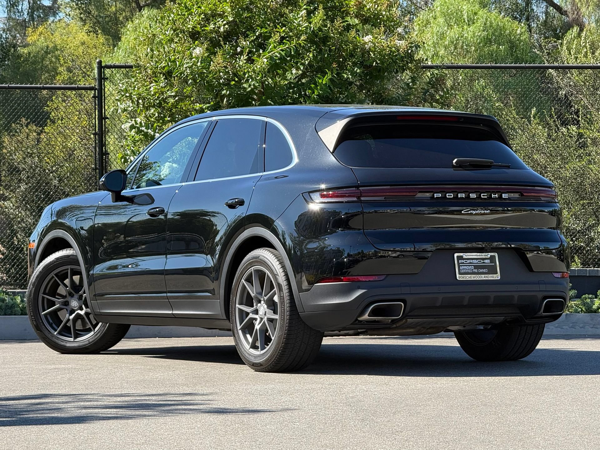 Certified 2024 Porsche Cayenne AWD/4WD image 3
