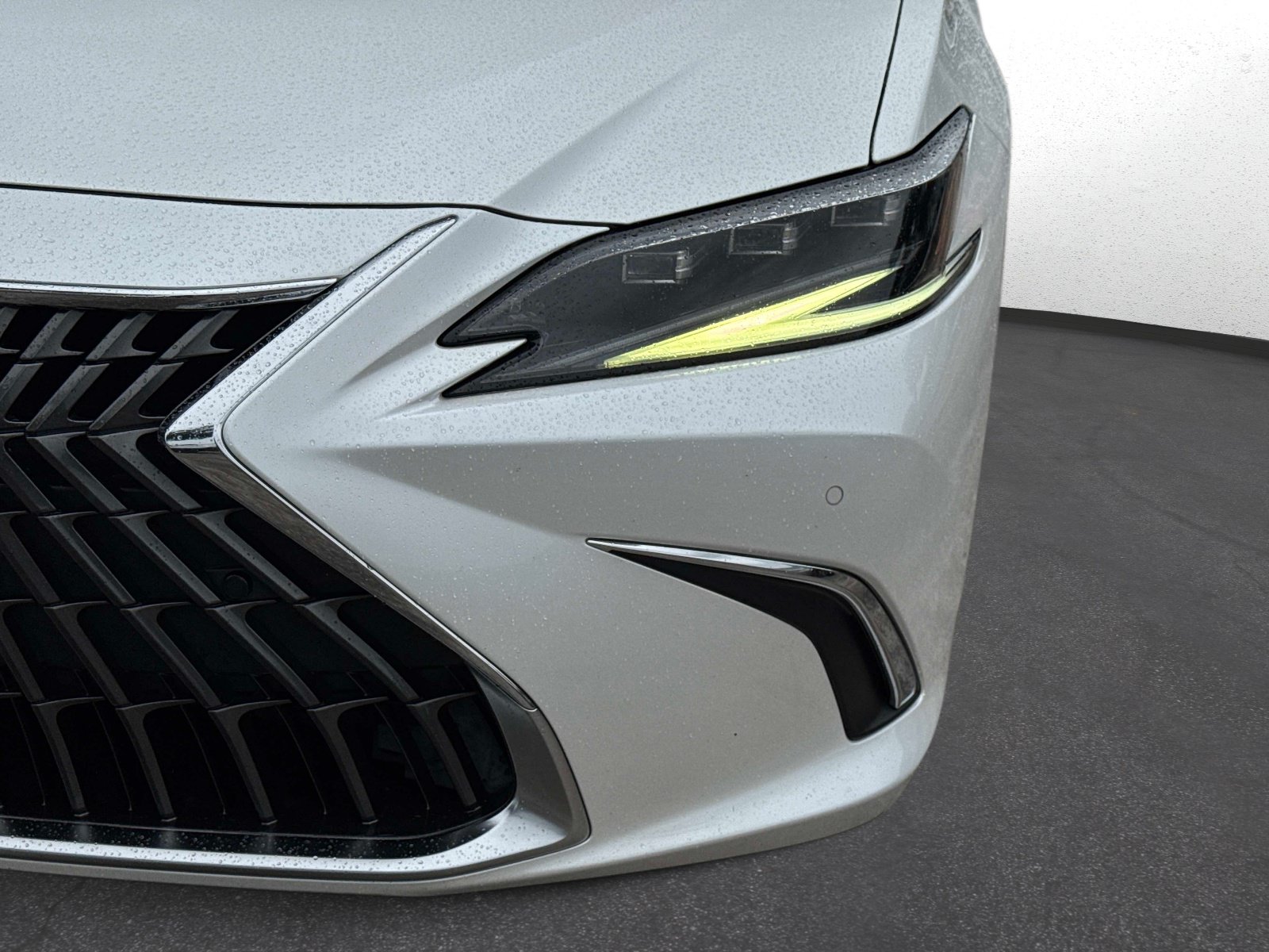 Certified 2022 Lexus ES 350 Ultra Luxury w/ Accessory Package 2 FWD image 9