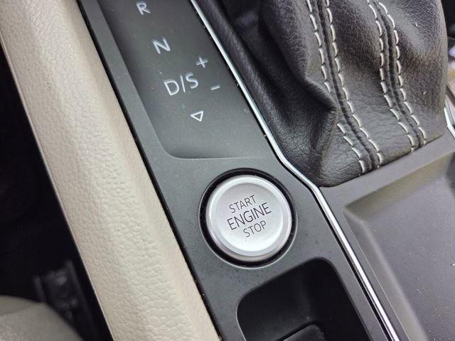 Used 2021 Volkswagen Atlas SEL R-Line image 30