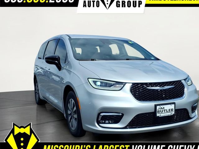 Used 2024 Chrysler Pacifica Select image 29