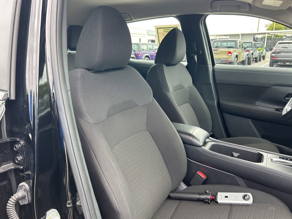 Used 2025 Nissan Kicks S image 20