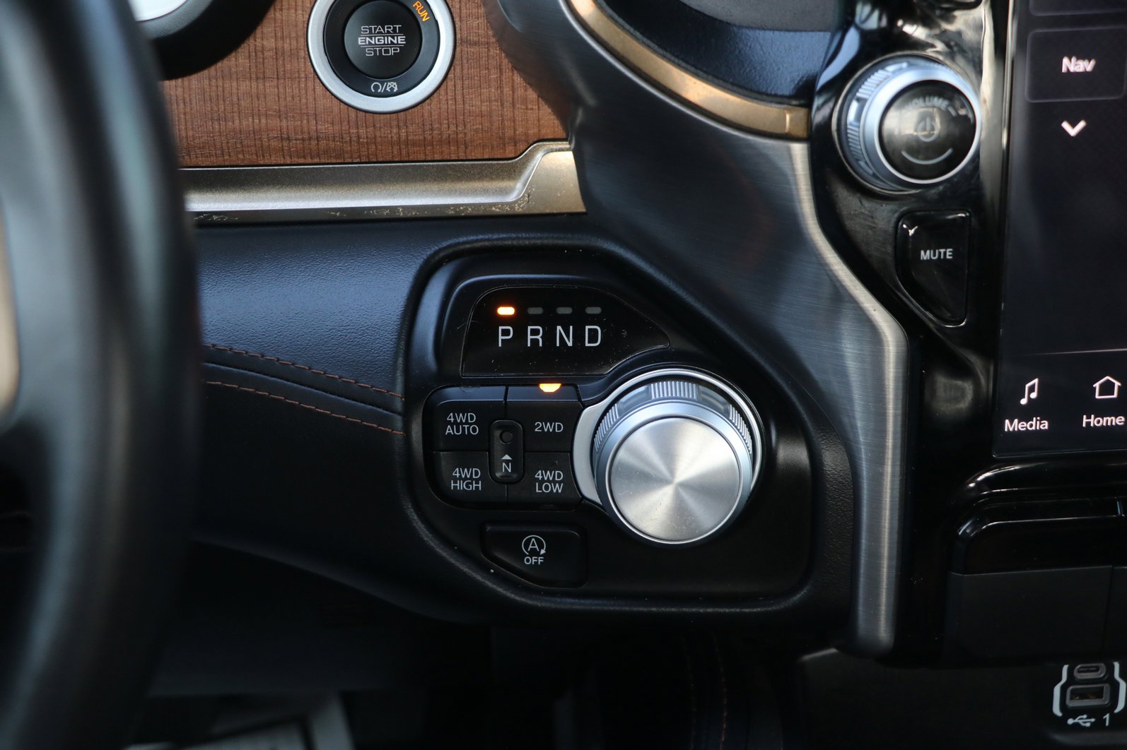 Used 2023 RAM 1500 Limited w/ Body Color Bumper Group image 25