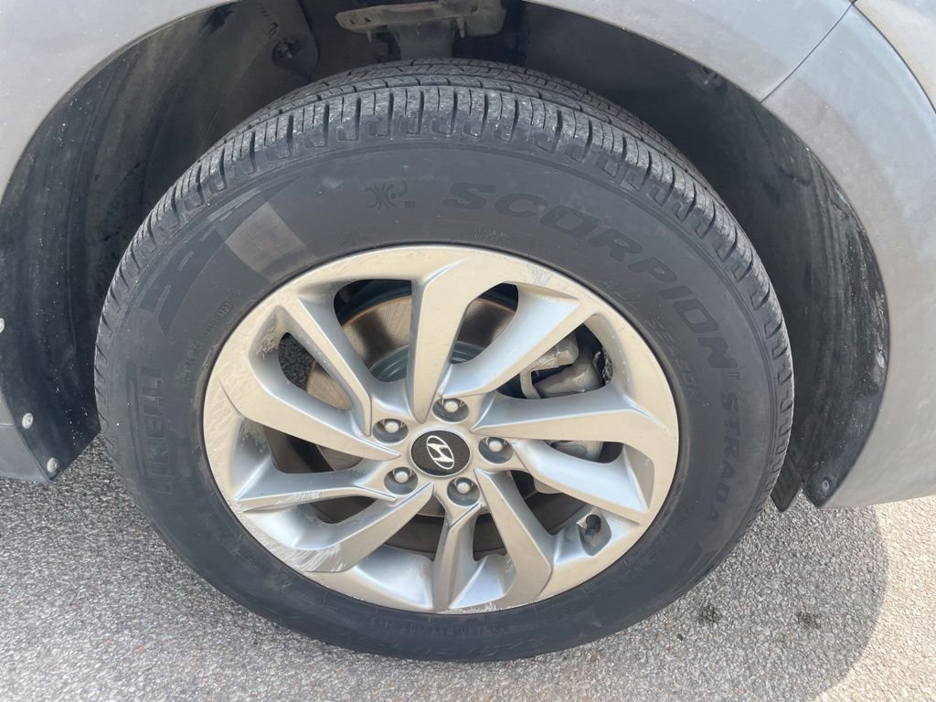 Used 2016 Hyundai Tucson SE w/ Option Group 02 AWD/4WD image 9