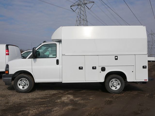 New 2026 Chevrolet Express 3500 w/ Power Convenience Package image 3