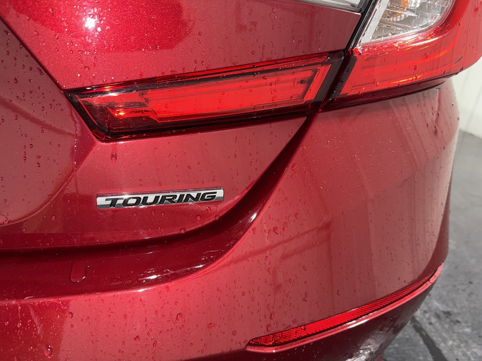 Used 2018 Honda Accord Touring image 39