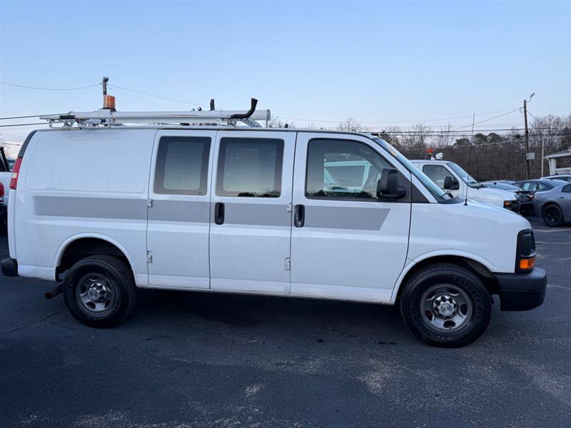 Used 2011 Chevrolet Express 2500 image 8