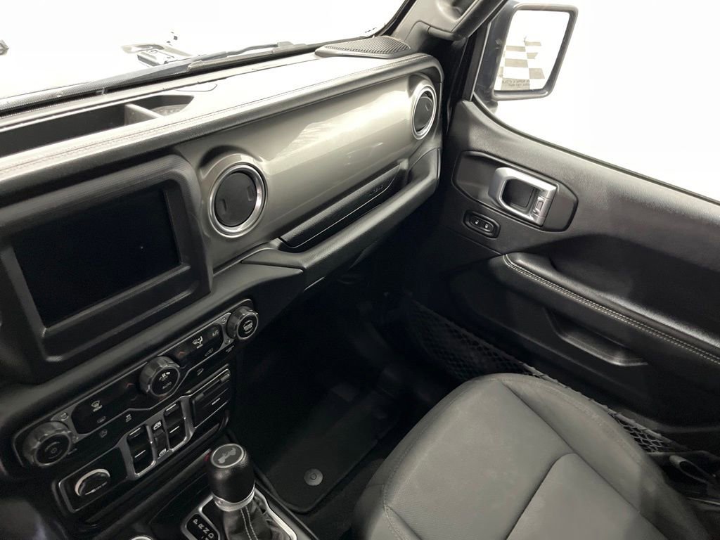 Used 2020 Jeep Wrangler Unlimited Sahara image 27