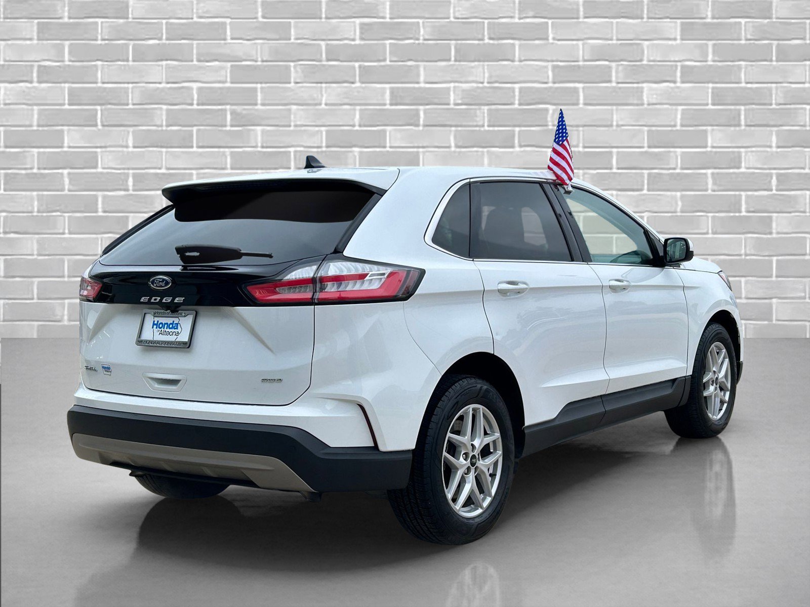 Used 2023 Ford Edge SEL image 5