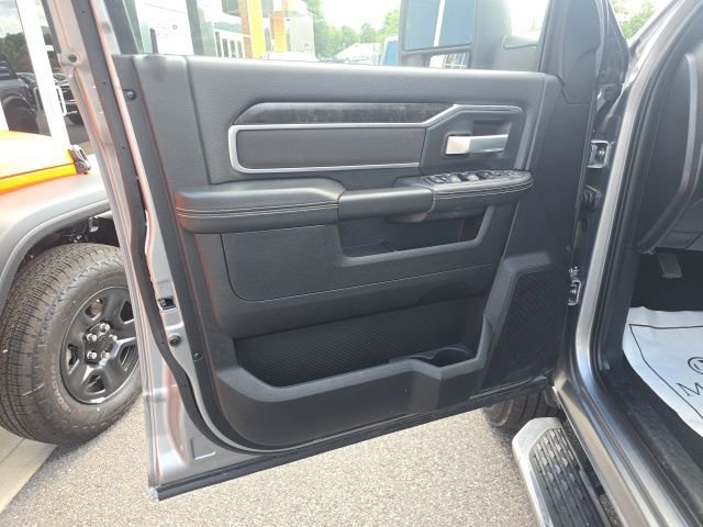 Used 2024 RAM 2500 Big Horn w/ Bed Utility Group image 10