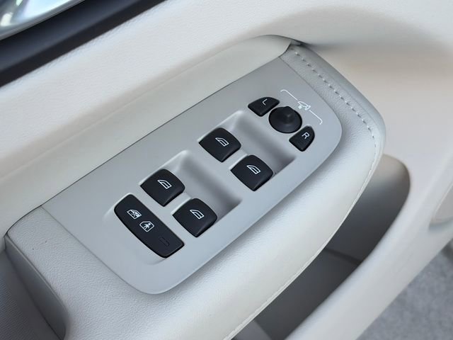 Used 2025 Volvo XC60 B5 Ultra w/ Protection Package Premier image 22