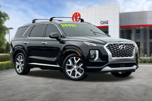Used 2021 Hyundai Palisade Limited FWD image 2